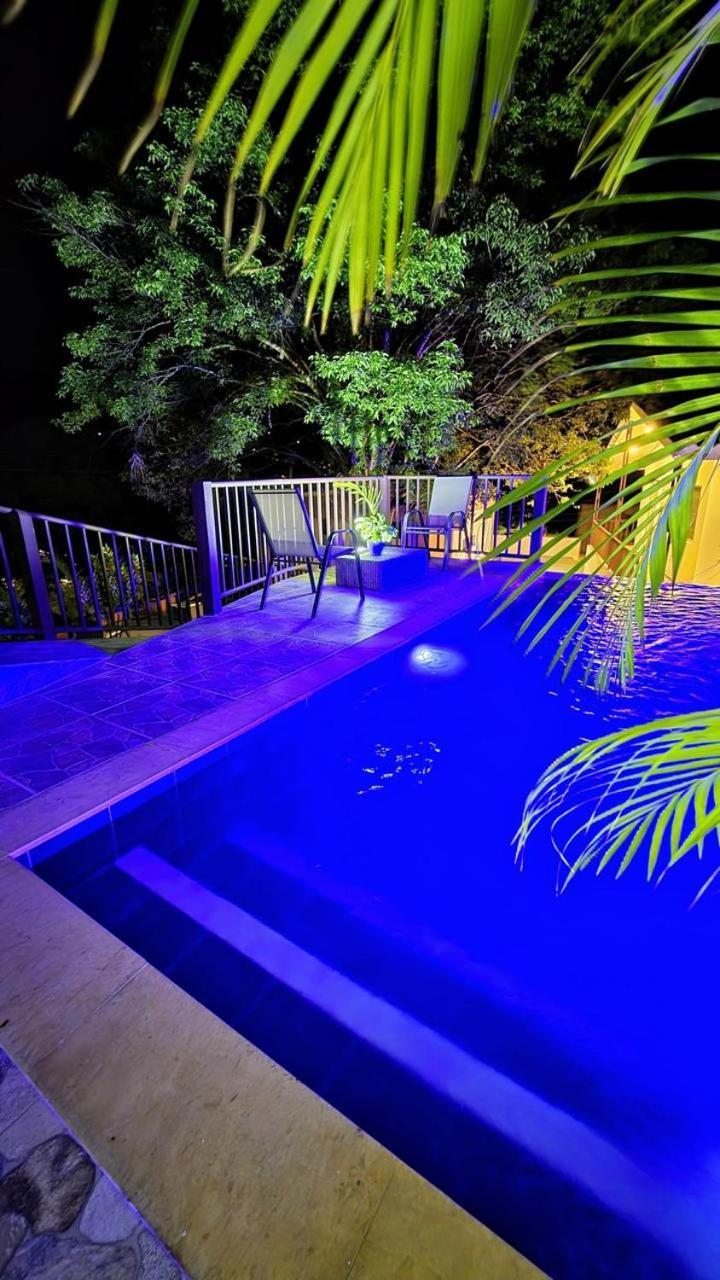 Acogedora En Con Piscina Privada Villeta